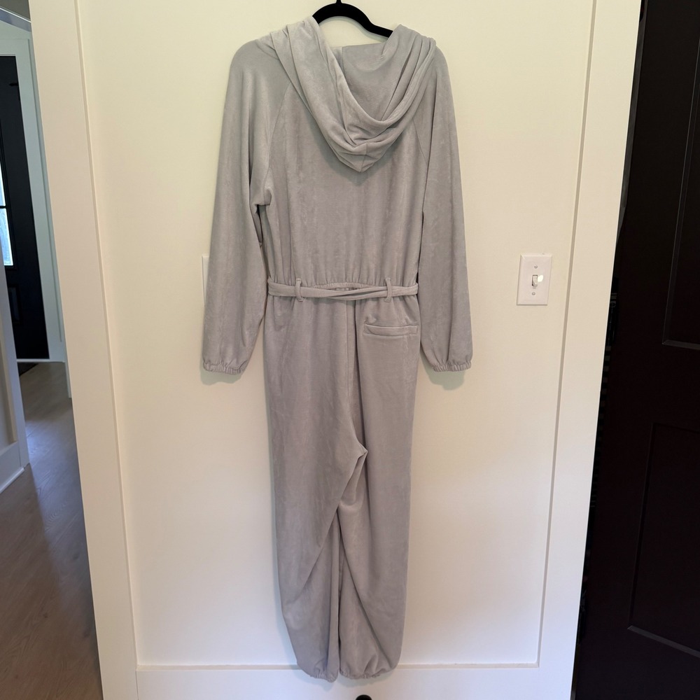 Saturday Sunday Anthropologie Grey Ribbed Velour Hooded Zip Up Jumpsuit‎ Medium - Picture 2 of 5